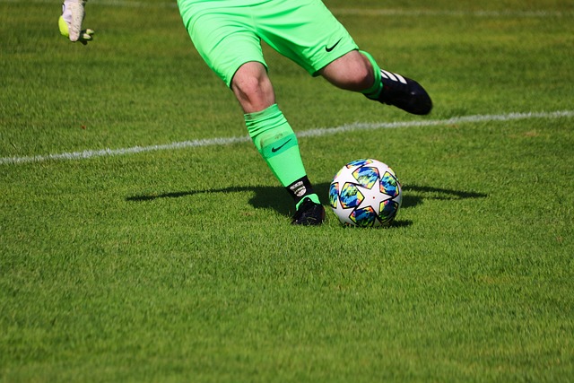 南洋杯大师赛开赛 中国驻新加坡大使曹忠明开棋.